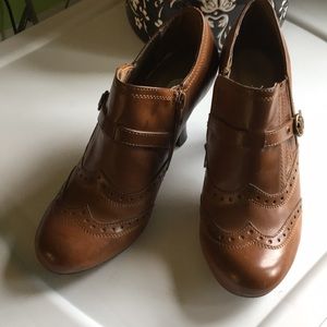 Women’s Whitemt shoes